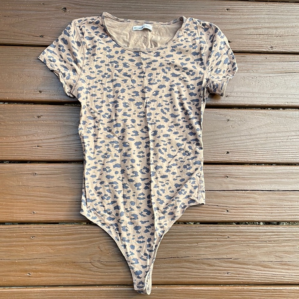 Abercrombie & Fitch cheetah print T-shirt bodysuit, size medium